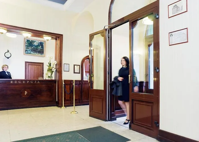 H15 Francuski Old Town - Destigo