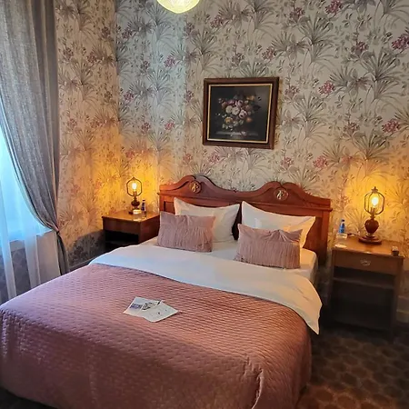 Hotel H15 Francuski Old Town - Destigo