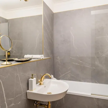 H15 Francuski Old Town - Destigo 5*
