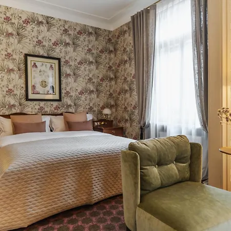 H15 Francuski Old Town - Destigo