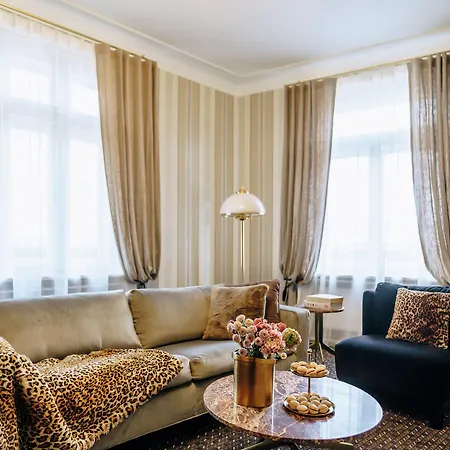 Hotel H15 Francuski Old Town - Destigo 5*
