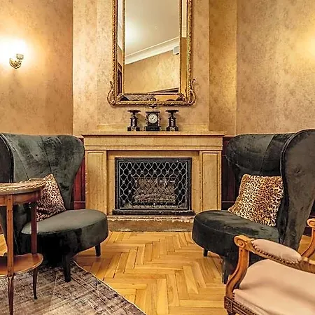 Hotell H15 Francuski Old Town - Destigo