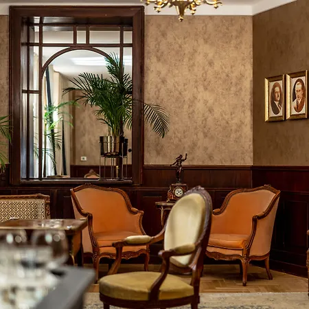 Hotell H15 Francuski Old Town - Destigo 5*