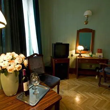 H15 Francuski Old Town - Destigo