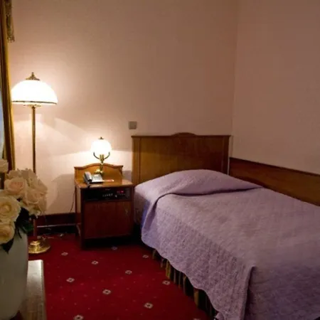 H15 Francuski Old Town - Destigo Szálloda Krakkó