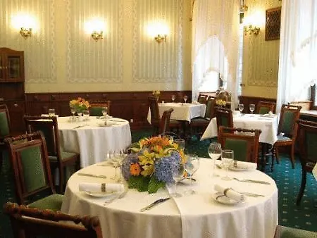 H15 Francuski Old Town - Destigo 5* Krakkó