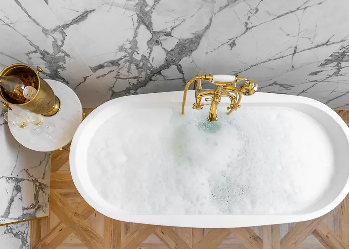 מלון H15 Francuski Old Town - Destigo