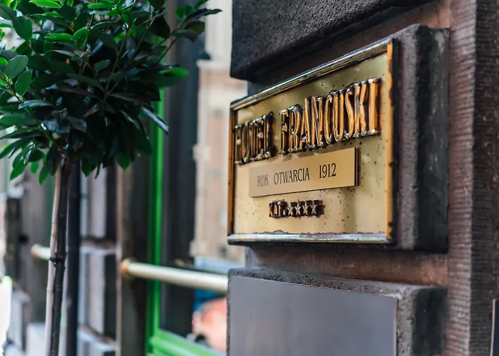 H15 Francuski Old Town - Destigo