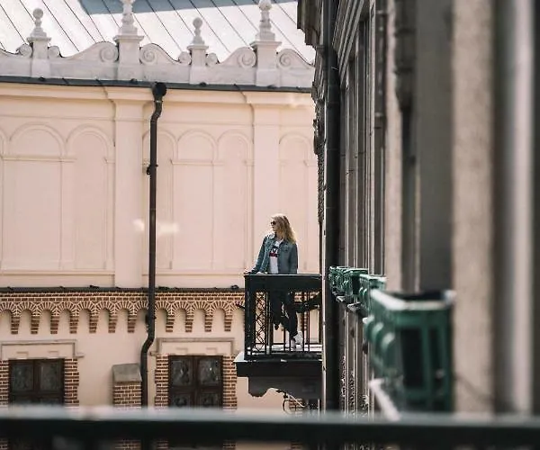 H15 Francuski Old Town - Destigo מלון 5*