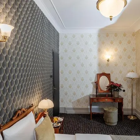 H15 Francuski Old Town - Destigo 5* Krakov