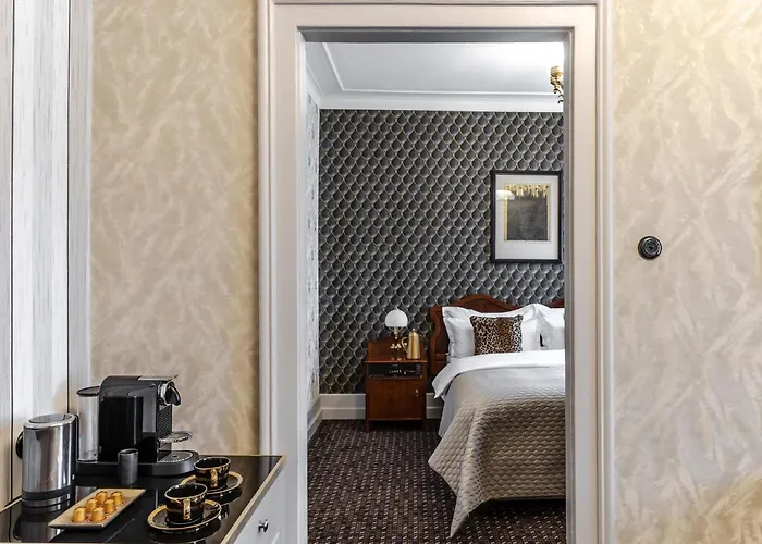 H15 Francuski Old Town - Destigo Cracovia